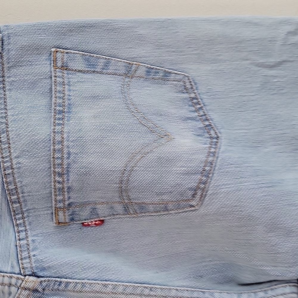Levi's Men's 501 button fly  SZ 34X32 - Picture 4 of 8